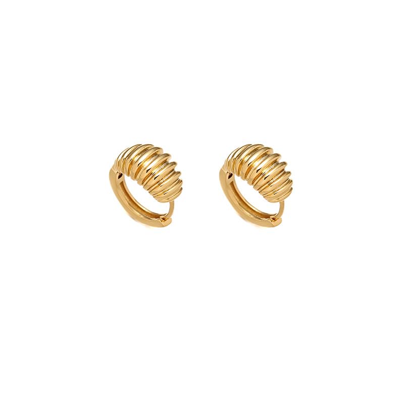 UELSTA Golden Ridge Huggie Creolen für Damen 18K vergoldet Recyceltes Messing PVD-Beschichtet Klassisches Retro- & Vielseitiges Design Langanhaltender Glanz Nachhaltiger Schmuck