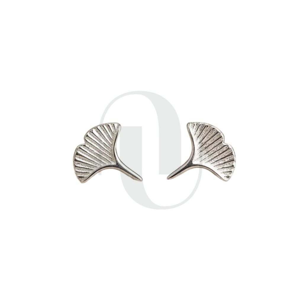 UELSTA Ginkgo-Blatt Ohrstecker für Damen Nachhaltig 14K Echtweißgold plattiert Recyceltes Messing Hypoallergen 925er Sterlingsilber-Stifte PVD-beschichtet Zierlich & Naturinspiriert 7mm