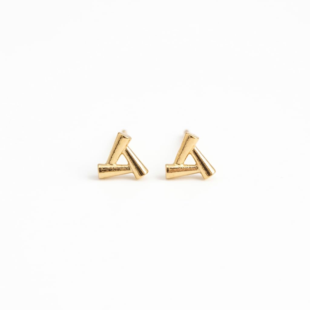 UELSTA Minimalistische Dreiecks-Ohrstecker für Damen, nachhaltig, 14K vergoldet, recyceltes Messing, hypoallergen, 925 Sterling Silber Stifte, PVD-beschichtet, geometrisch & modern, 5mm