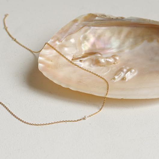 UELSTA Delicate Pearl & Chain Necklace for Women Sustainable 18K Gold Plated Recycled Brass Ethically Sourced Natural 3mm Pearl Minimalist & Timeless 36+5cm