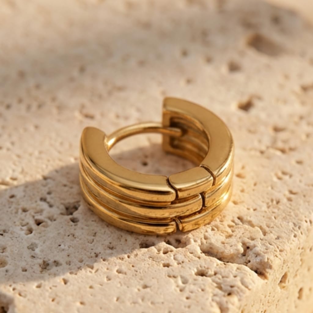 UELSTA Horizon Band Huggie Hoop Ohrringe für Damen, 18K vergoldet, recyceltes Messing, PVD-beschichtet, mehrfaches Band, minimalistisches Design, langanhaltender Glanz, nachhaltiger Schmuck